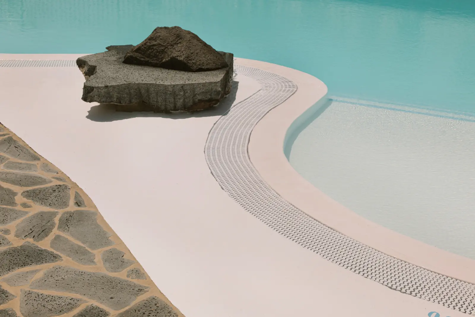 «La luz y la sombra son los verdaderos arquitectos de Lanzarote.»